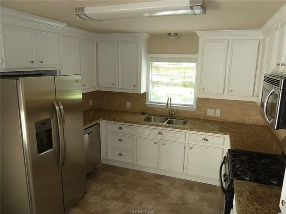 5th image of 1309 Skrivanek Dr