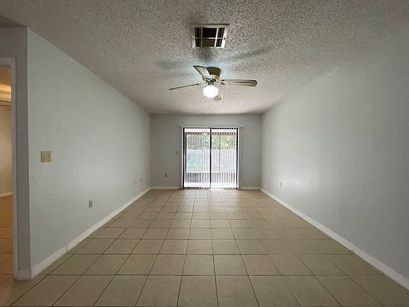 4th image of 809 Glastonbury Dr