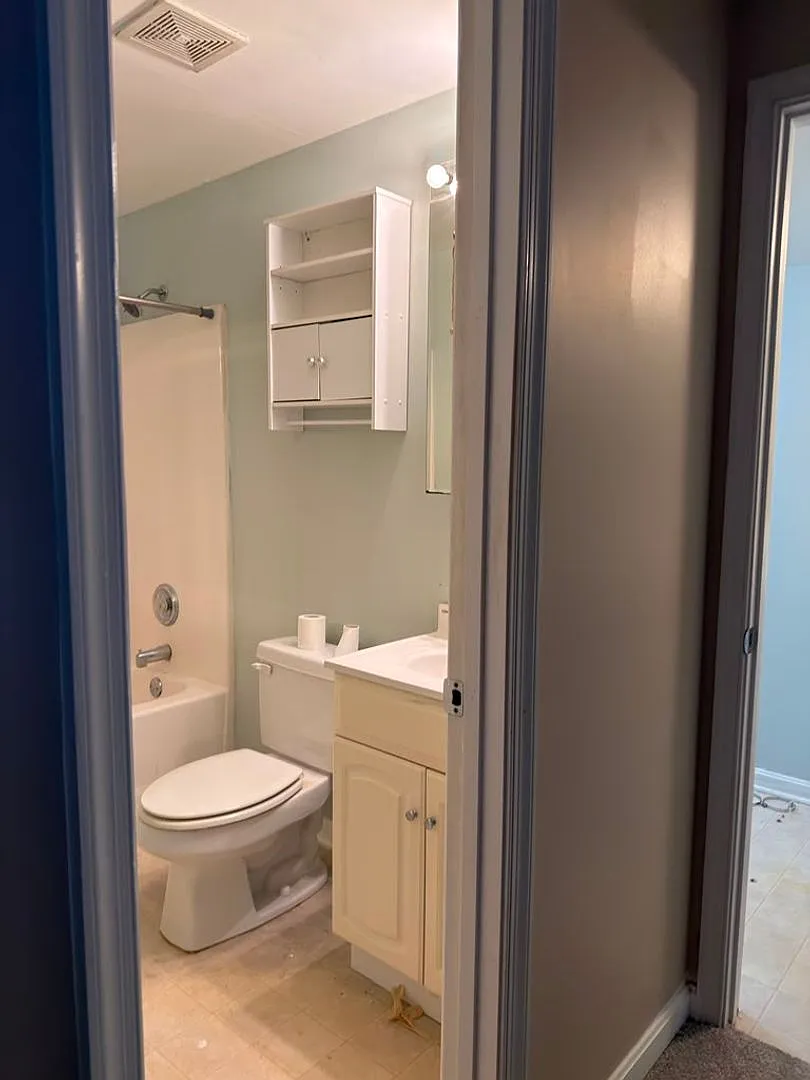 Private Room in Waldorf | Utilities & WiFi Included — Photo 4