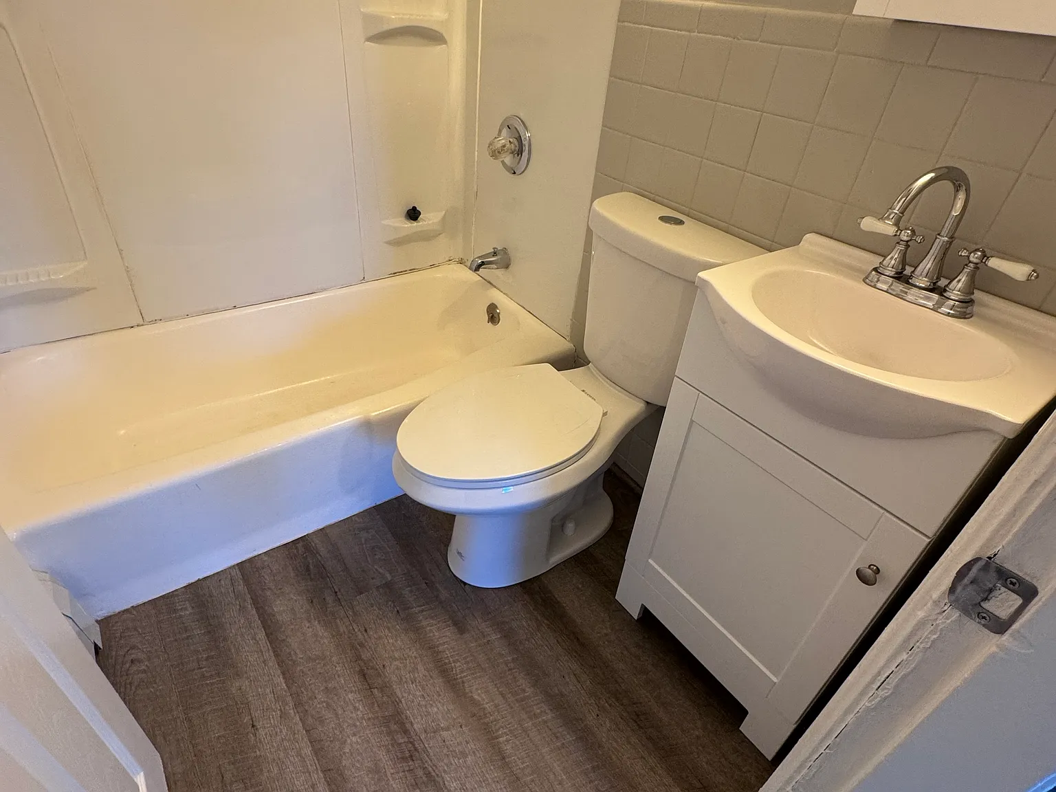 2 bed, 950 sqft, $1,800 — Photo 4