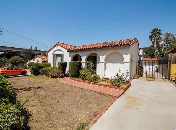 3rd image of 1985 E Glenoaks Blvd