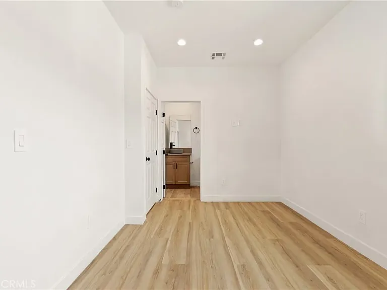 1625 W 227th St — Photo 28