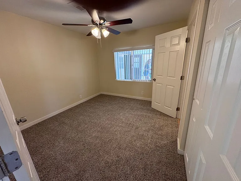25424 S Wyoming Ave — Photo 8