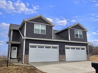 1518 Greyrock Ln, Champaign, IL 61822