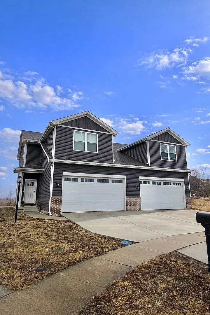 1518 Greyrock Ln photo 1