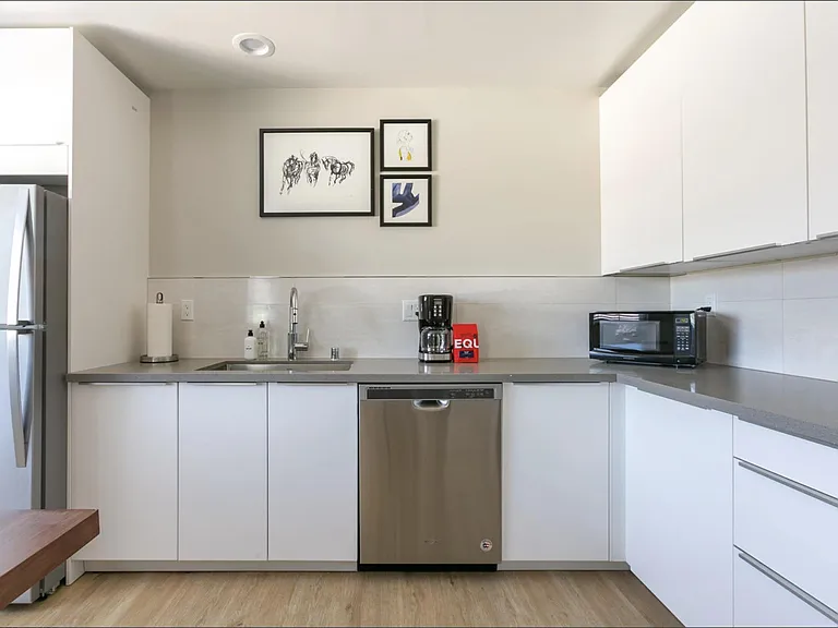 141 Wilton Dr #3 — Photo 8