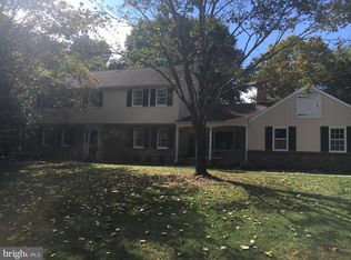 12 Dunkin Dr, Washington Crossing, PA 18977