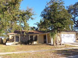 11000 Peppertree Ln, Port Richey, FL 34668