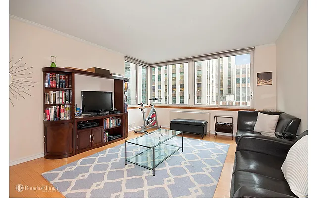 Rented by Douglas Elliman | media 17