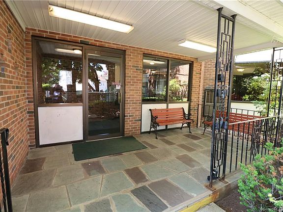 3rd image of 124 Biruta St #E2