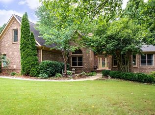 70 Fountainhead Dr, Jefferson, GA 30549