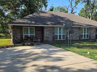 704 Seven Oaks Rd, Bonham, TX 75418