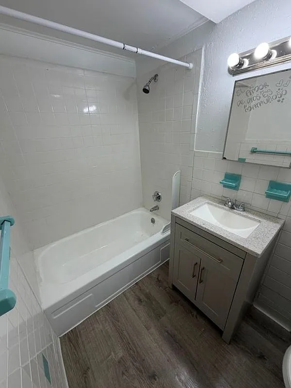 23 Roughan St — Photo 2