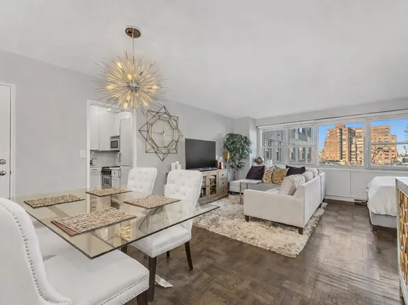 101 West 12th Street image 1 of 6