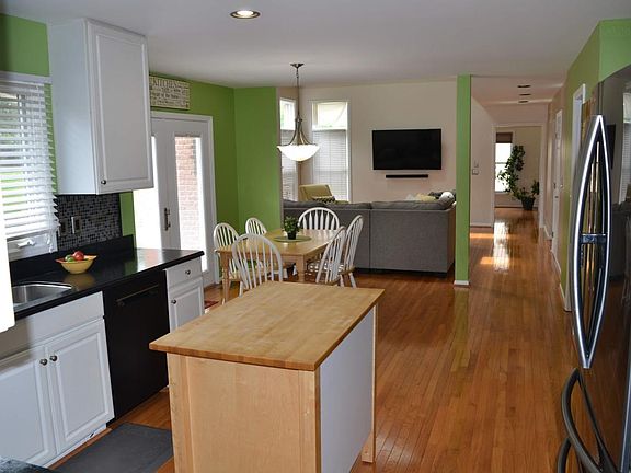 4th image of 313 Glensford Ct