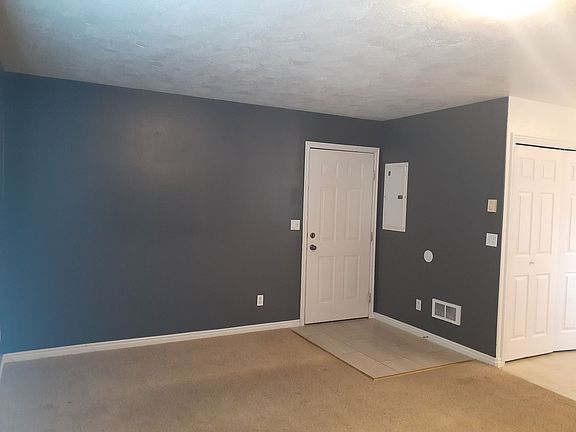 5th image of 885 Andrews Pl APT 4
