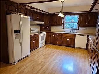 5th image of 2580 7th St