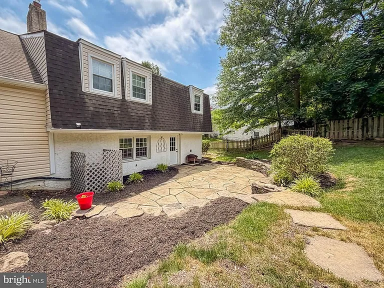 1168 Temple Dr — Photo 47