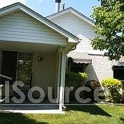 4th image of 32926 Birchwood Dr