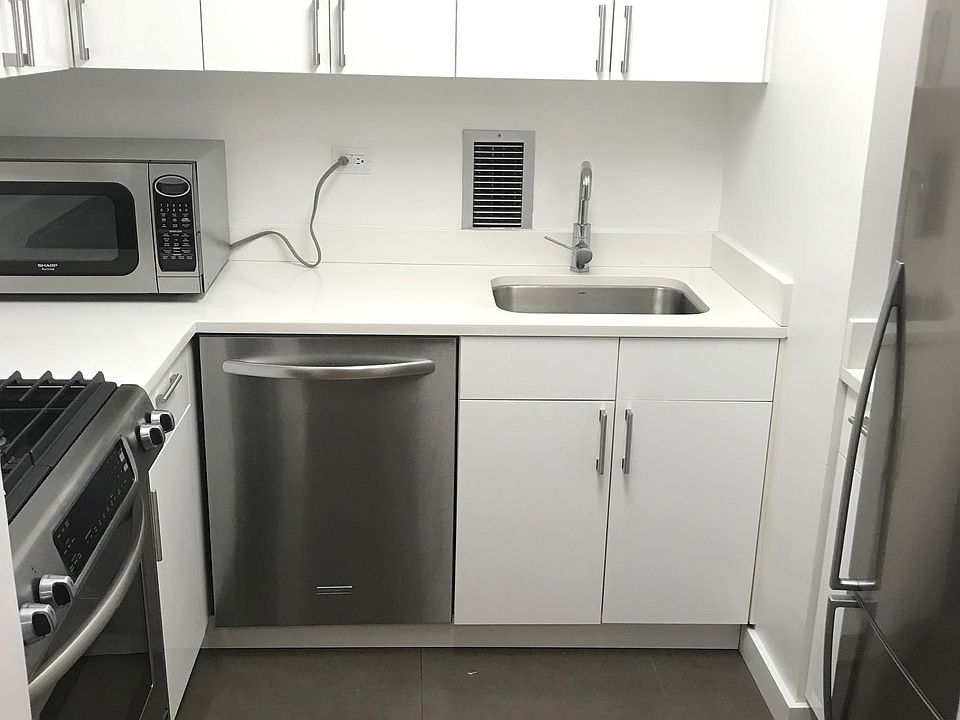 1st image of 279 E 44th St APT 19H