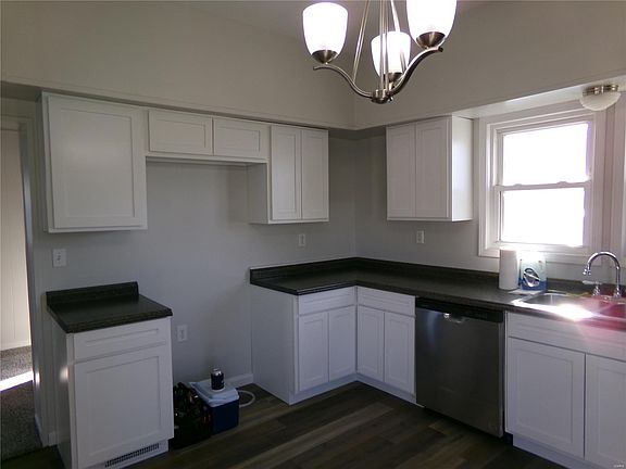 5th image of 2614 Denver St