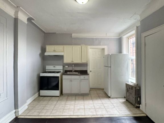 2nd image of 293 Wainwright St #B3a