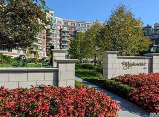 100 Hilton Ave, Garden City, NY