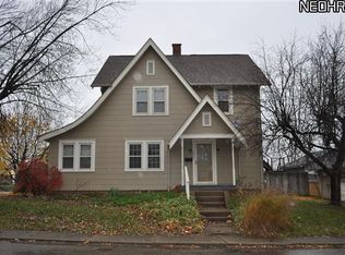 402 Bellflower Ave NW, Canton, OH 44708