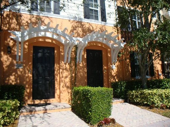 2nd image of 512 S Mallory Cir