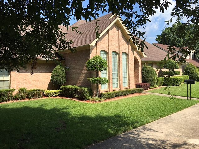 1st image of 13 Dogwood Lake Dr