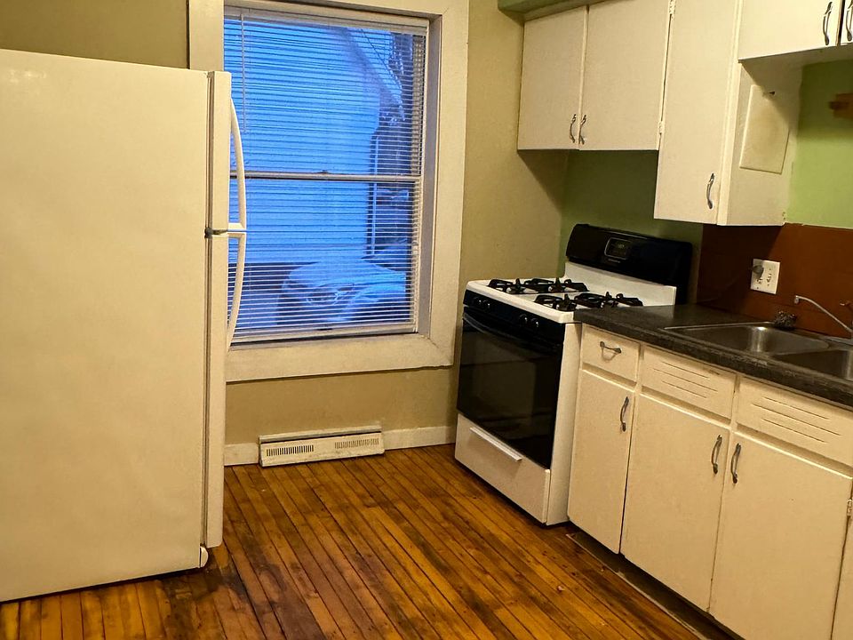 1st image of 711 Lovett Ave SE