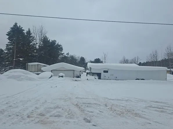 1788 Gonder Rd, Interlochen, MI 49643