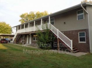 1060 N Walnut St APT 2, Breese, IL