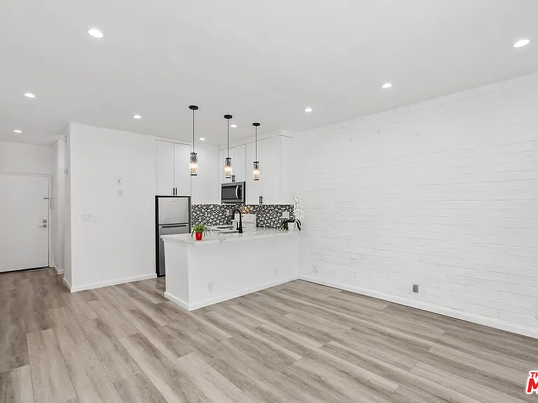 1440 Veteran Ave #217 — Photo 22