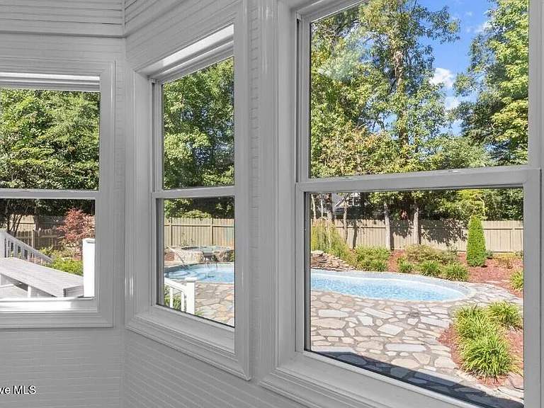 8825 Sawmill Creek Ln — Photo 14