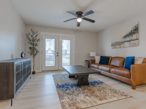 5121 Oakwood Landings Ln, Louisville, KY