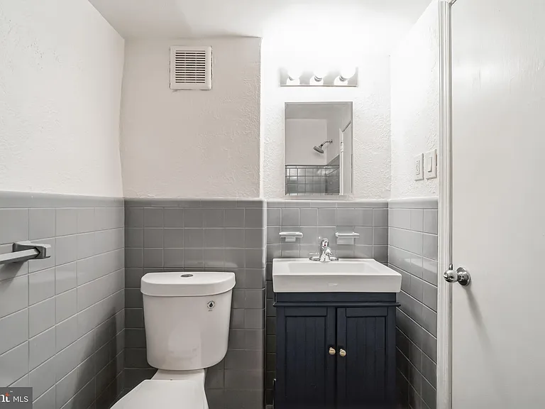 2137 Bryn Mawr Ave #3R — Photo 8