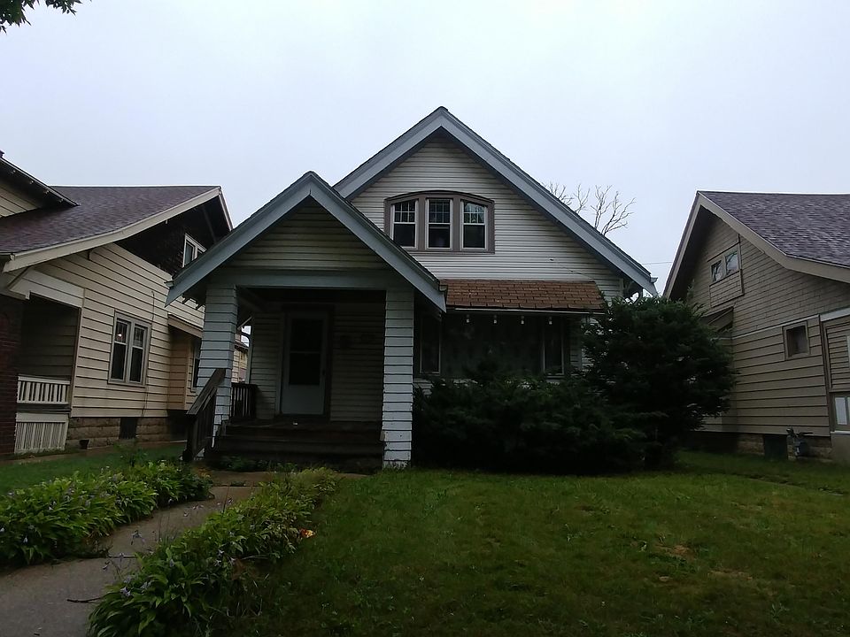 2nd image of 2934 N 38th St