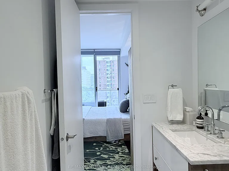 300 Lisgar St #503 — Photo 8
