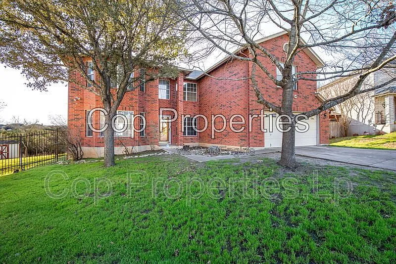 5 bed, 3.5 bath, $3,200 — Photo 2