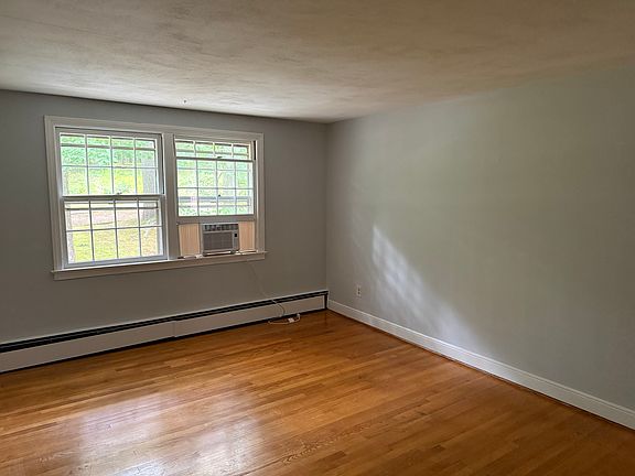 5th image of 10 Carpenter Rd #2E