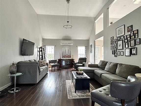 3rd image of 25 Bonia Avenue
