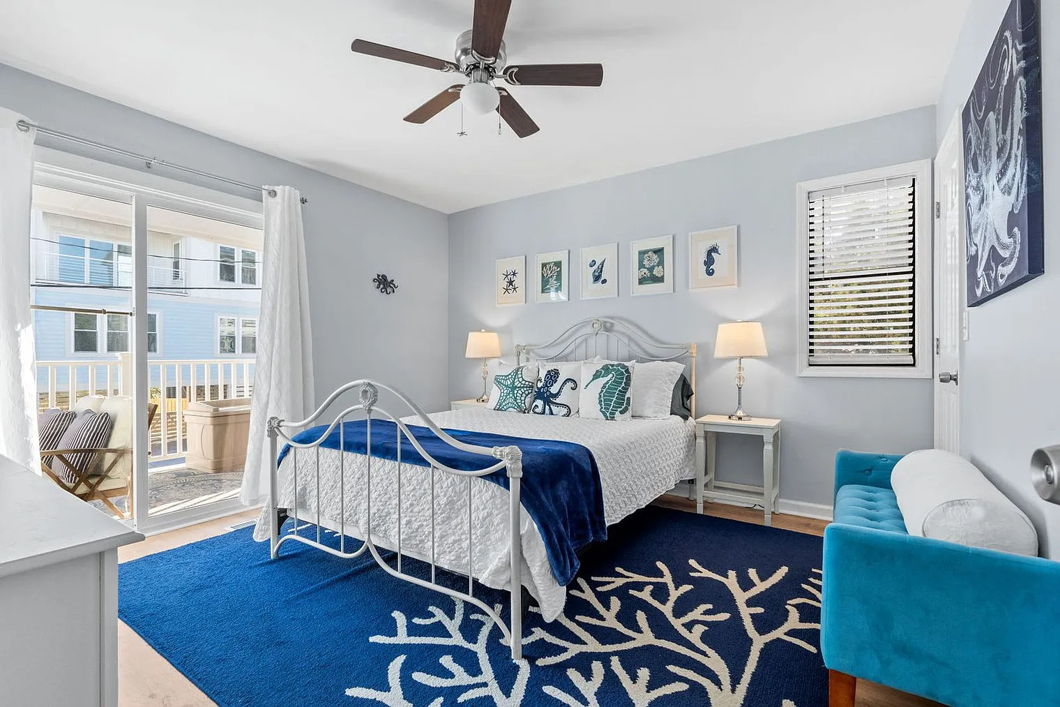 2 bed, 2.0 bath, 861 sqft, $4,703 — Photo 4