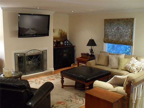 2nd image of 20737 Baird Ave W