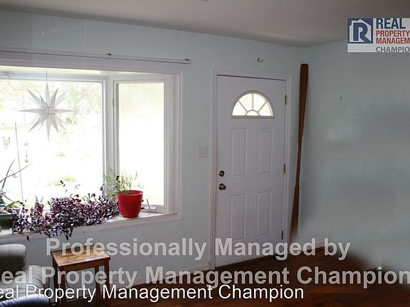 2nd image of 814 Francis Marion Dr