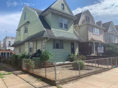 33 Bay 20 St, Brooklyn, NY, 11214