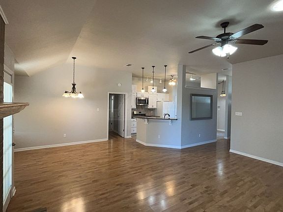 5th image of 1502 Chardonnay Dr