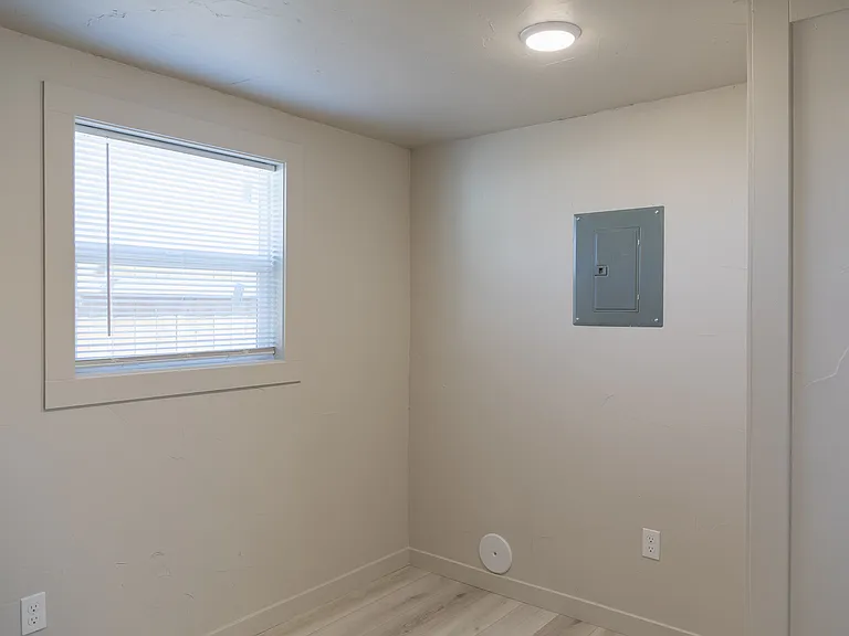 425 SE 2nd St #3 — Photo 18