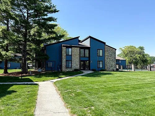 Pebble Point Apartments Photo 1