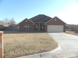3313 Arizona Ave, Chickasha, OK 73018